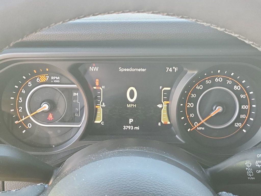 Used 2025 Jeep Wrangler Sport image 27