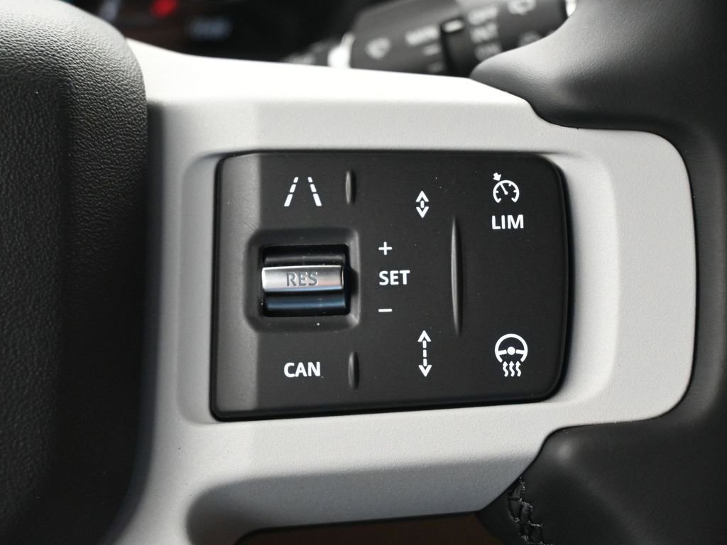 New 2026 Land Rover Defender 110 X-Dynamic SE AWD/4WD image 19