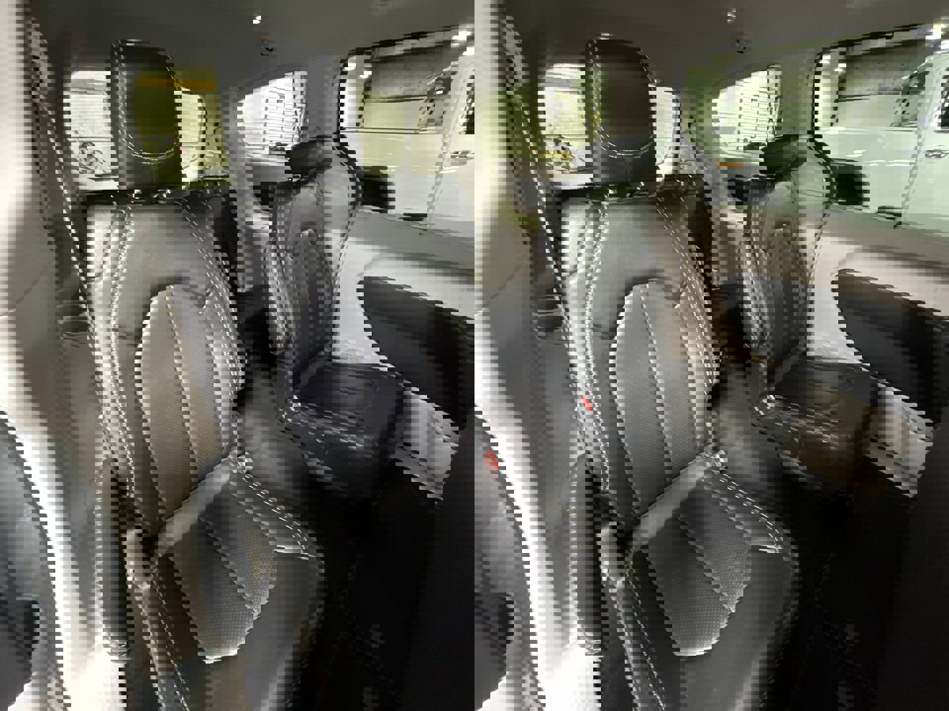 Used 2023 Chrysler Pacifica Touring-L image 28