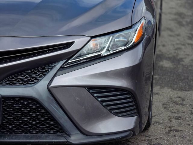 Used 2019 Toyota Camry SE w/ Audio Package FWD image 4