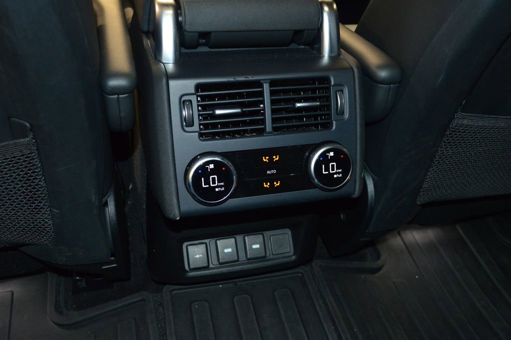 Used 2023 Land Rover Discovery S R-Dynamic AWD/4WD image 34