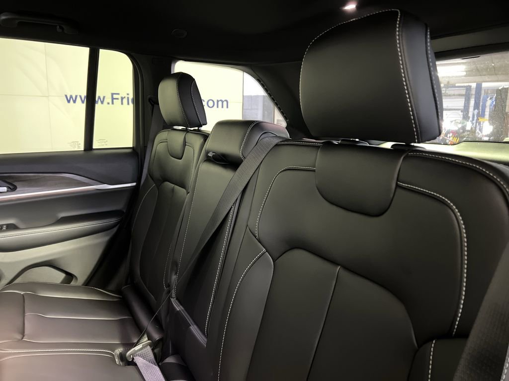 New 2025 Jeep Grand Cherokee Limited image 29