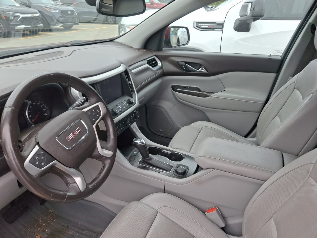 Used 2017 GMC Acadia SLT AWD/4WD image 10