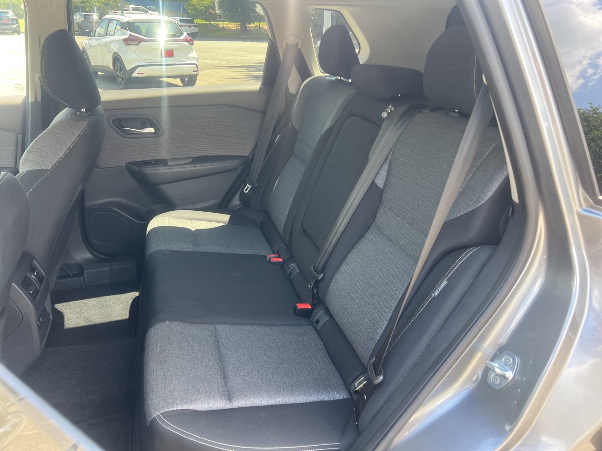 Used 2021 Nissan Rogue SV AWD/4WD image 16