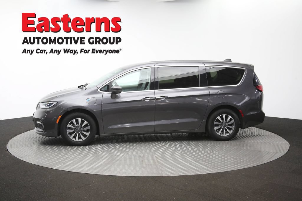 Used 2022 Chrysler Pacifica Touring-L w/ Uconnect Theater Family Group FWD image 60