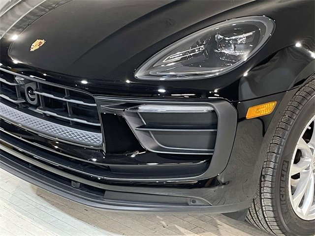 Used 2025 Porsche Macan image 11