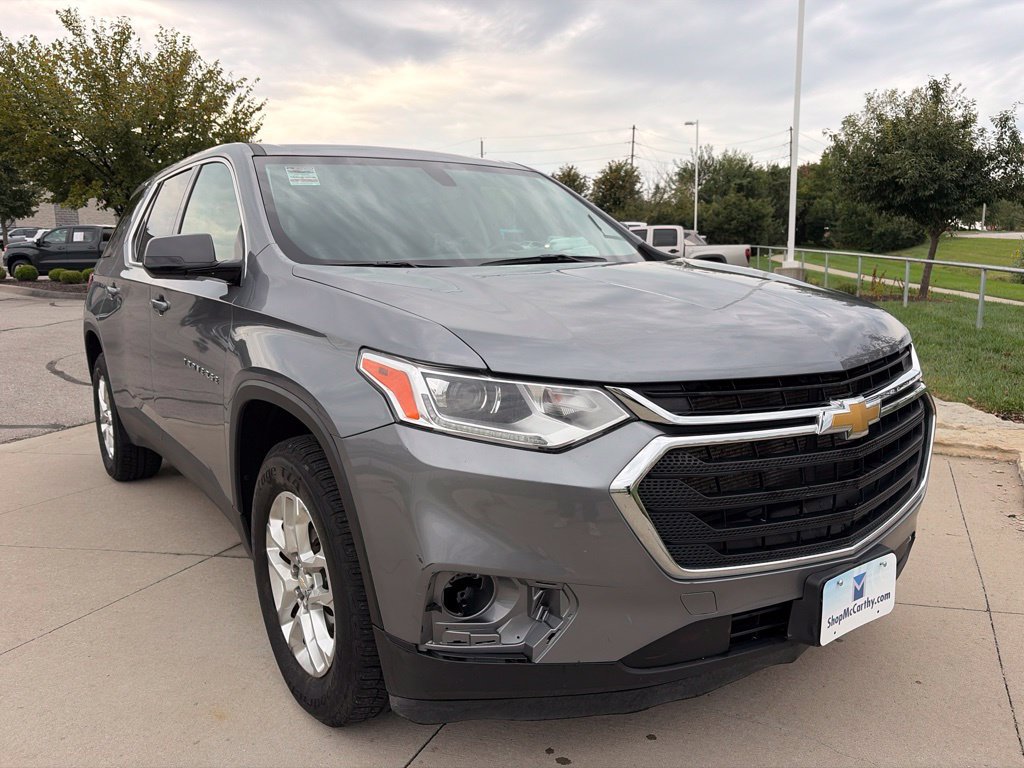 Used 2020 Chevrolet Traverse LS FWD image 2