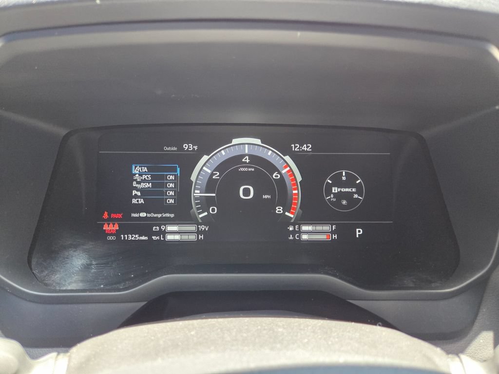Used 2025 Toyota Tundra Limited AWD/4WD image 29