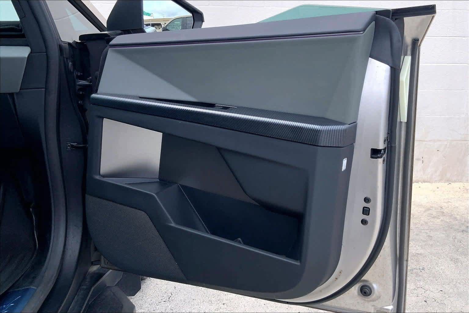Used 2024 Tesla Cybertruck AWD Crew Cab image 28