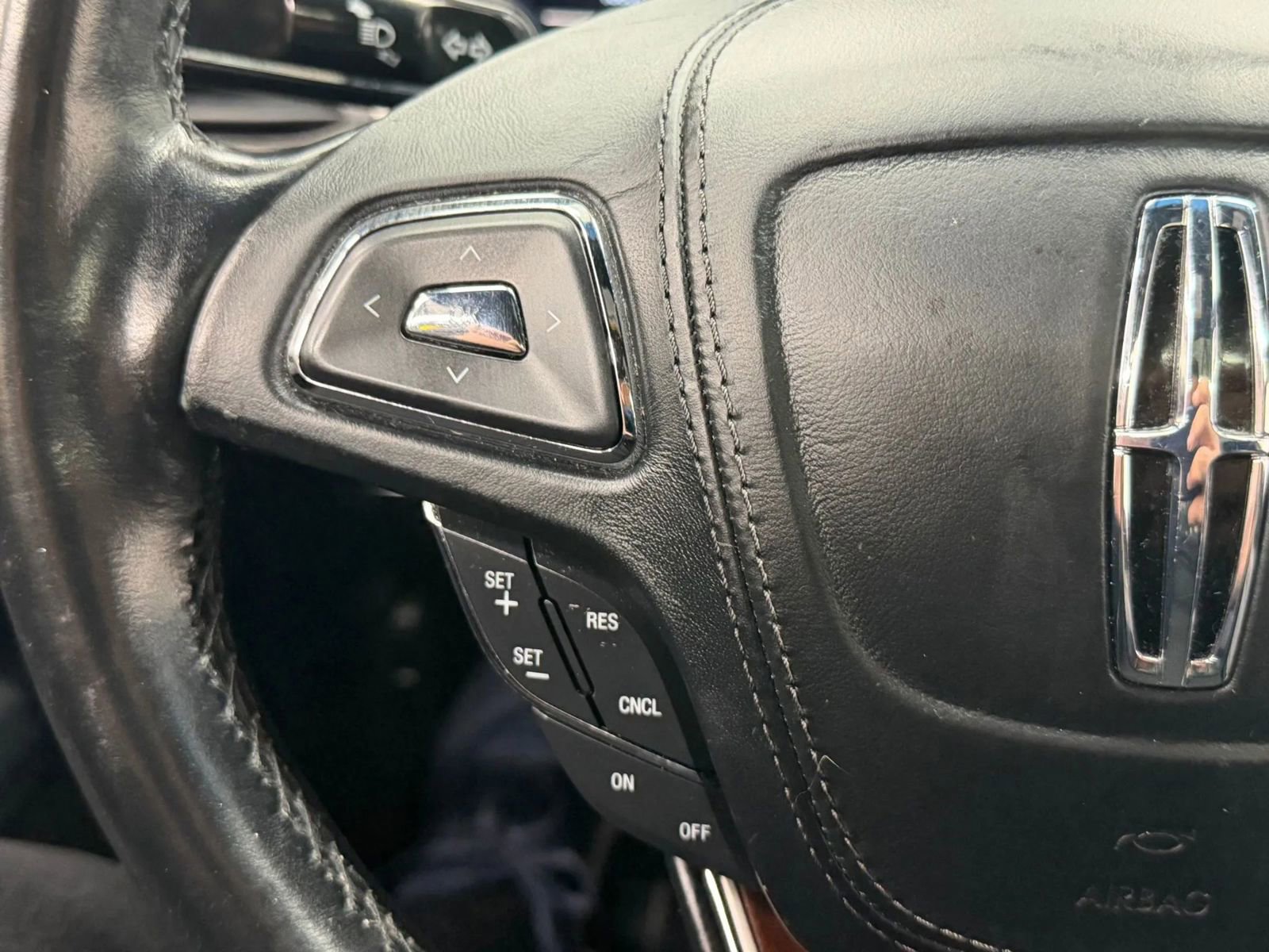 Used 2017 Lincoln MKZ Reserve FWD image 27