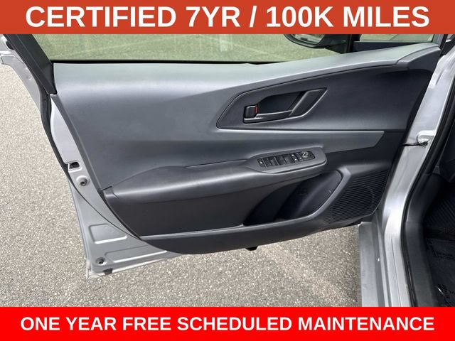 Used 2024 Toyota Prius LE FWD image 13