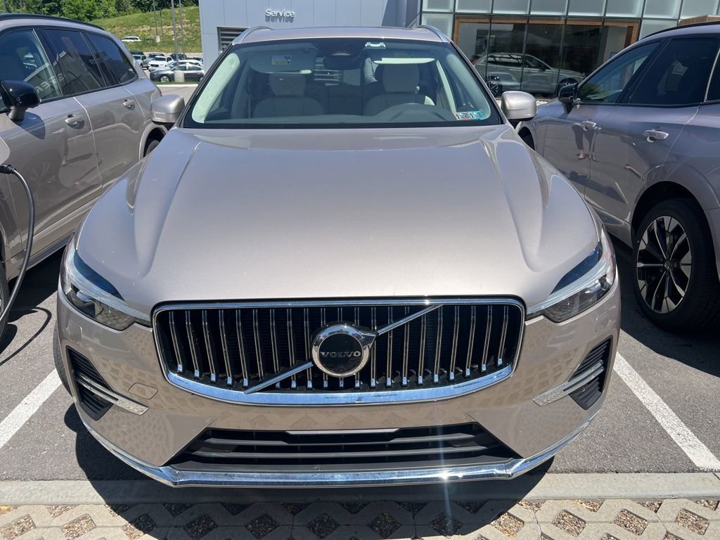 Used 2023 Volvo XC60 B5 Plus w/ Climate Package