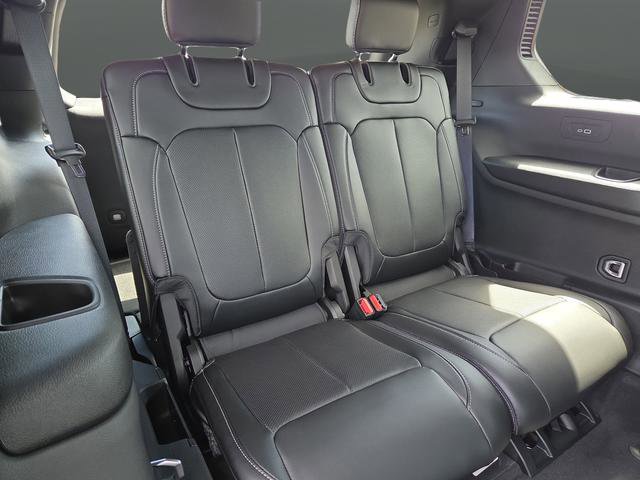 New 2025 Jeep Grand Cherokee L Limited w/ Luxury Tech Group II image 38
