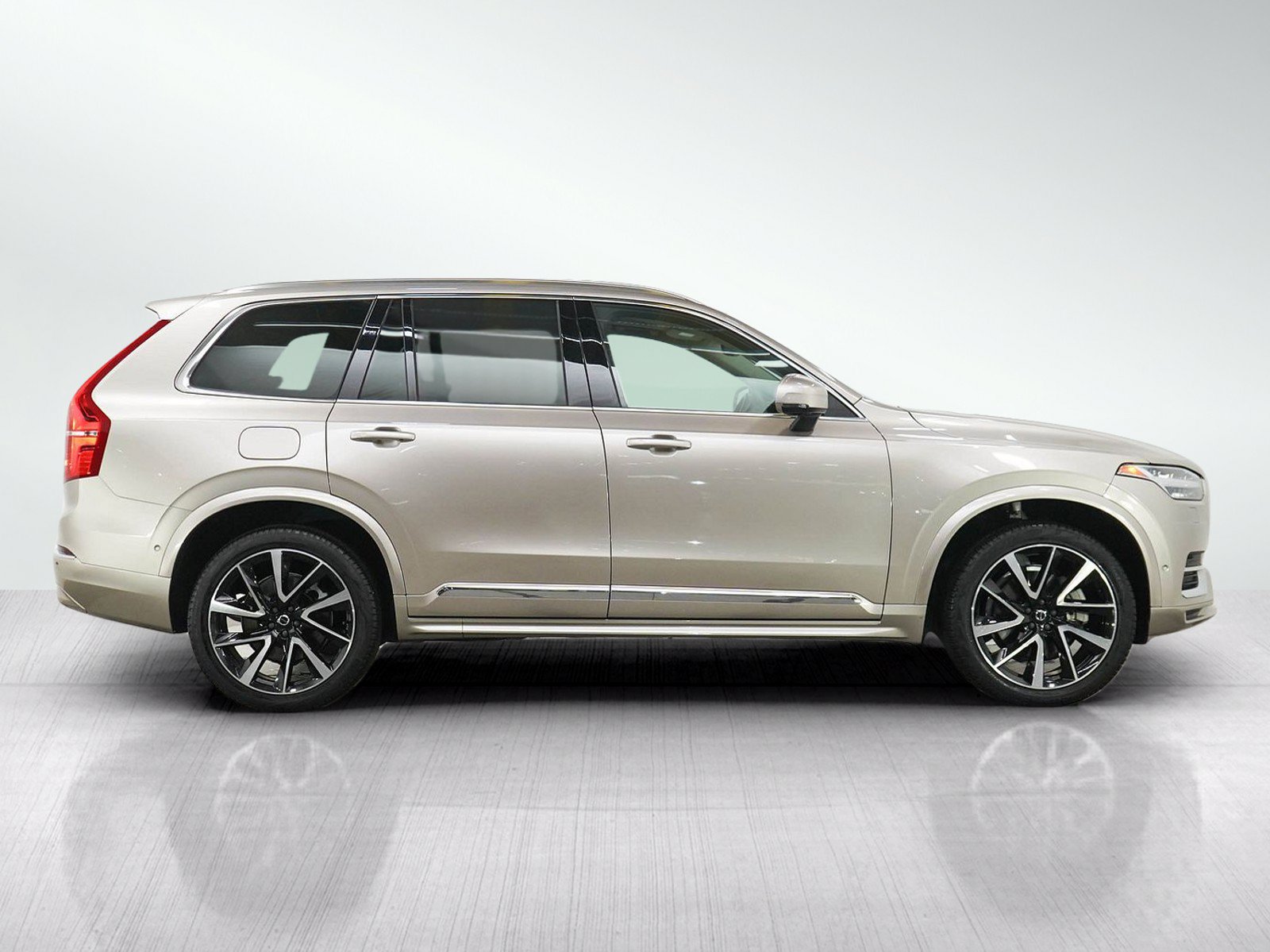 Used 2023 Volvo XC90 B6 Plus AWD/4WD image 6