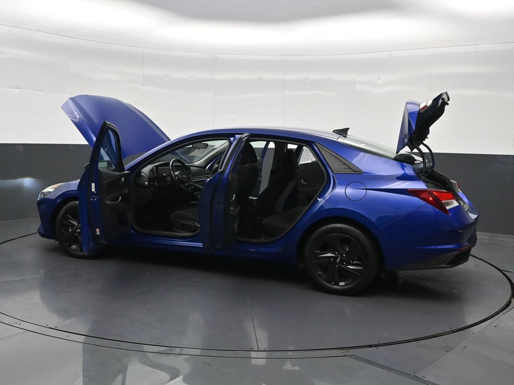 Used 2022 Hyundai Elantra SEL w/ Convenience Package FWD image 35