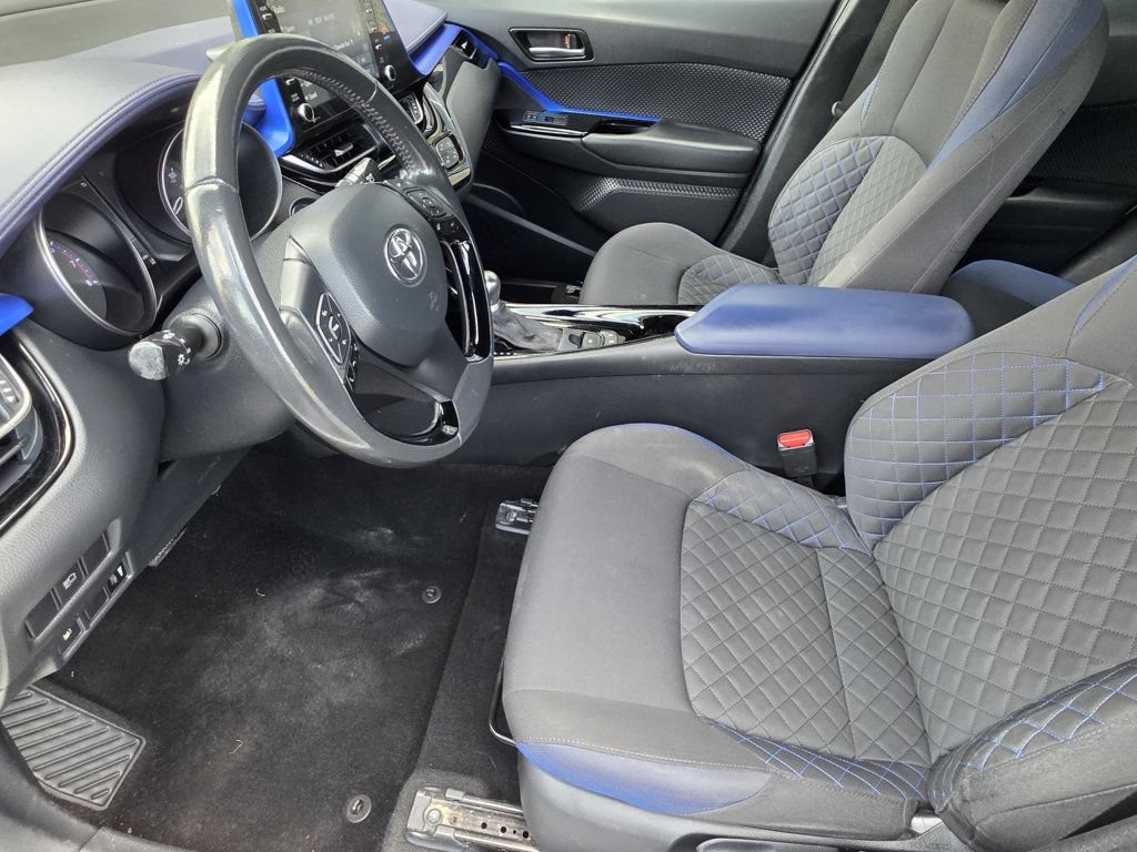 Used 2021 Toyota C-HR XLE FWD image 6