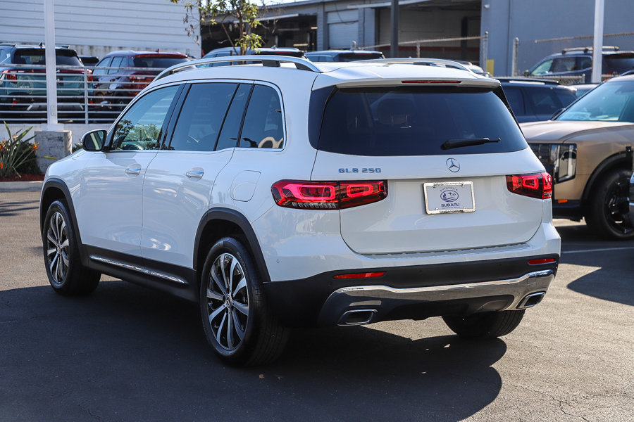 Used 2022 Mercedes-Benz GLB 250 w/ Premium Package Lite image 10