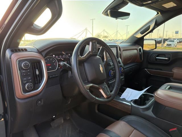 Used 2022 Chevrolet Silverado 1500 High Country w/ Technology Package image 15