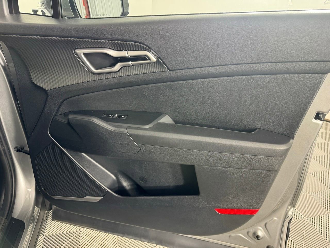 Used 2024 Kia Sportage LX image 28