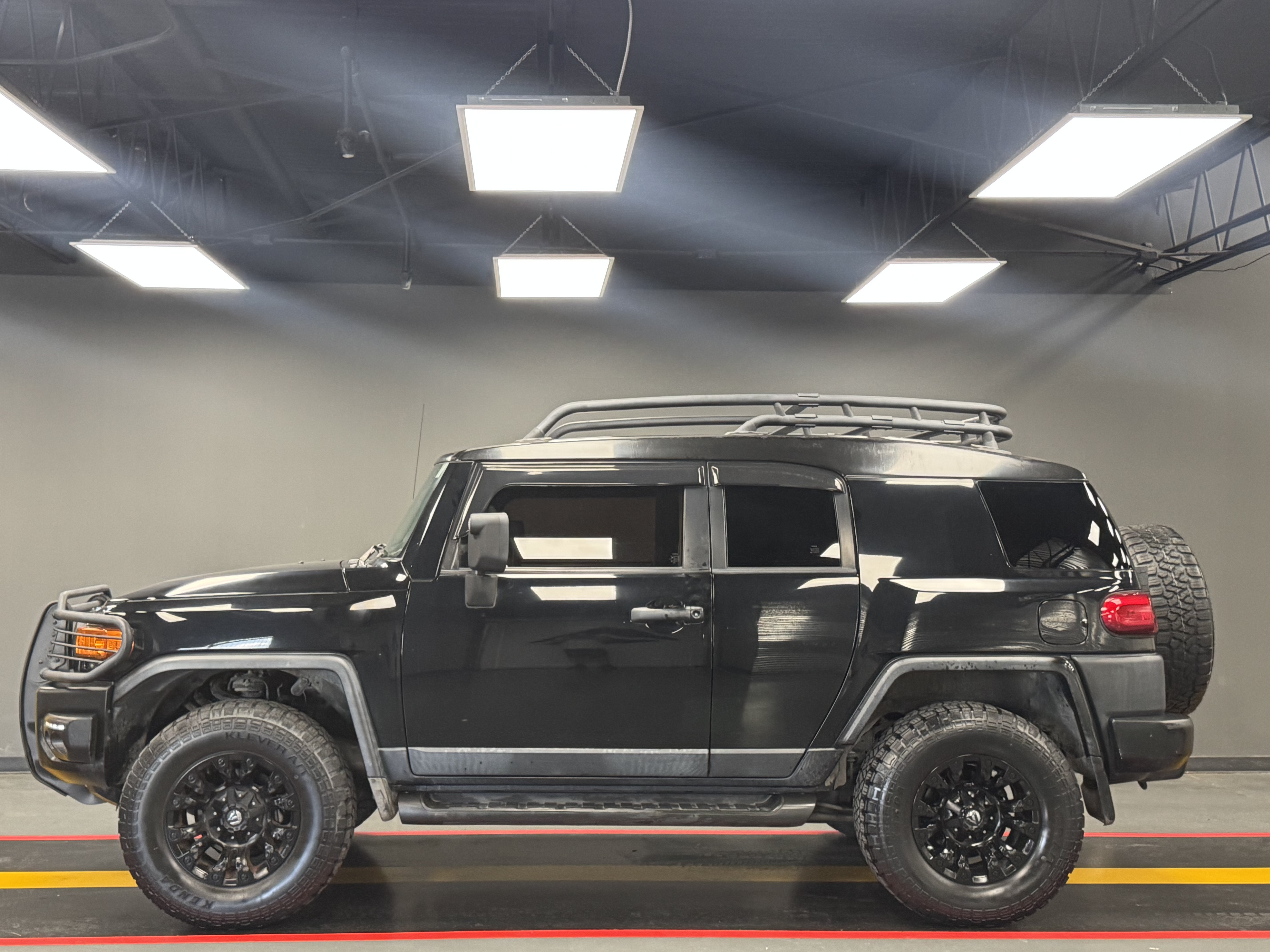 Used 2009 Toyota FJ Cruiser 4WD image 3