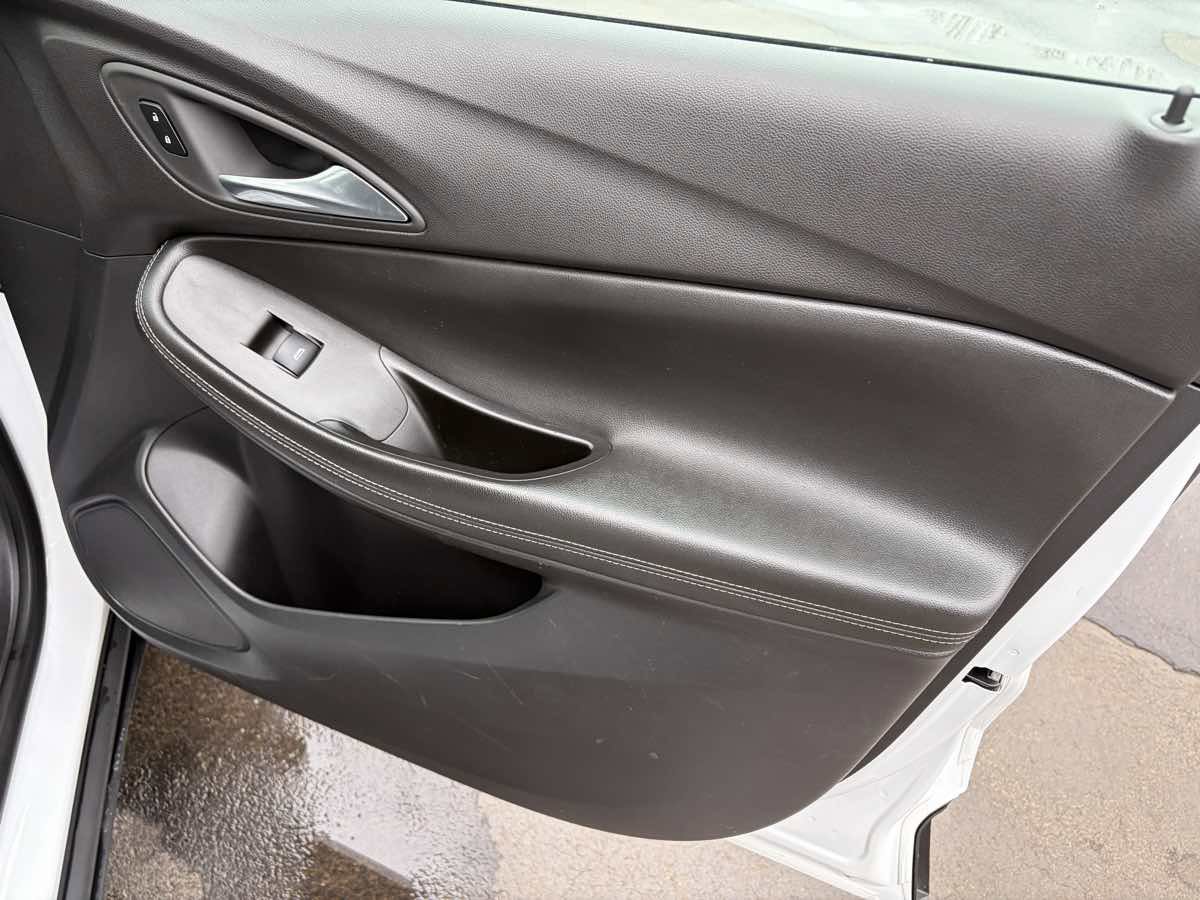 Used 2024 Buick Encore GX Preferred FWD image 31