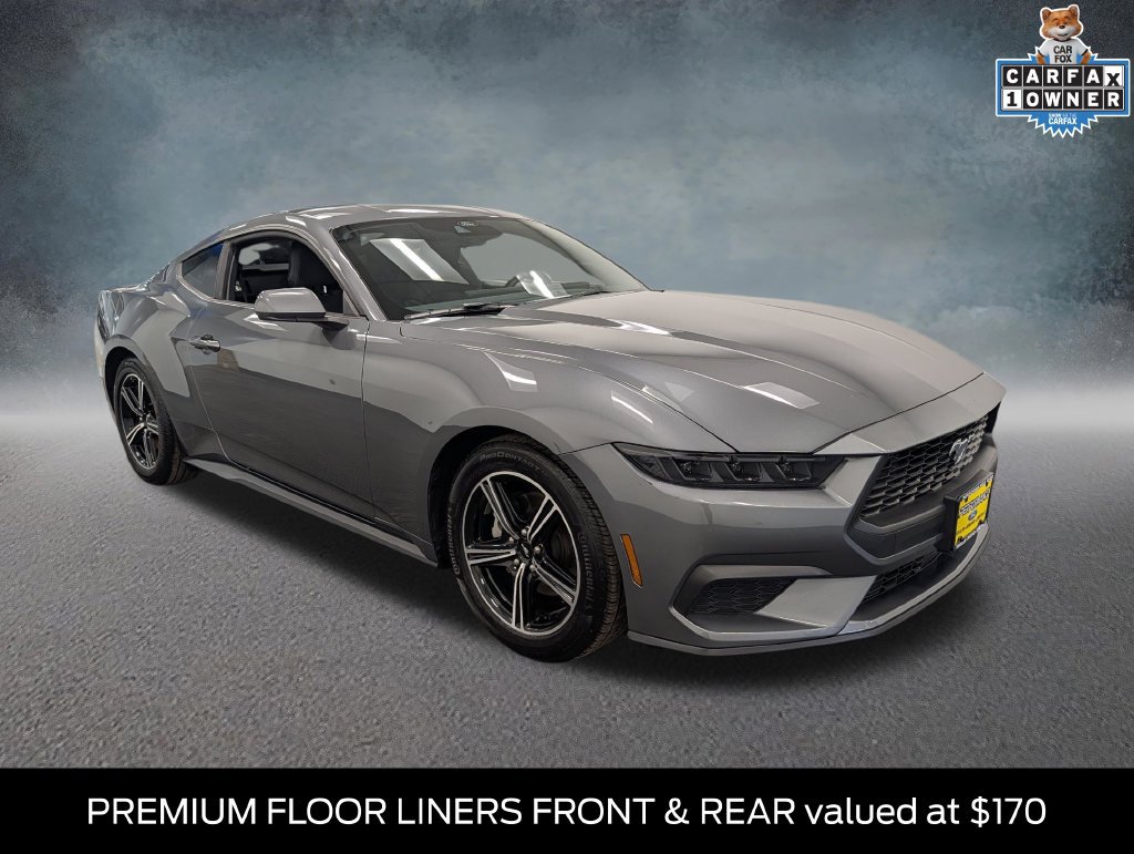 Used 2025 Ford Mustang Coupe RWD image 3