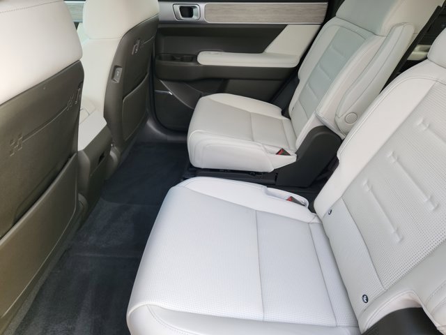 Certified 2025 Hyundai Santa Fe Calligraphy image 29