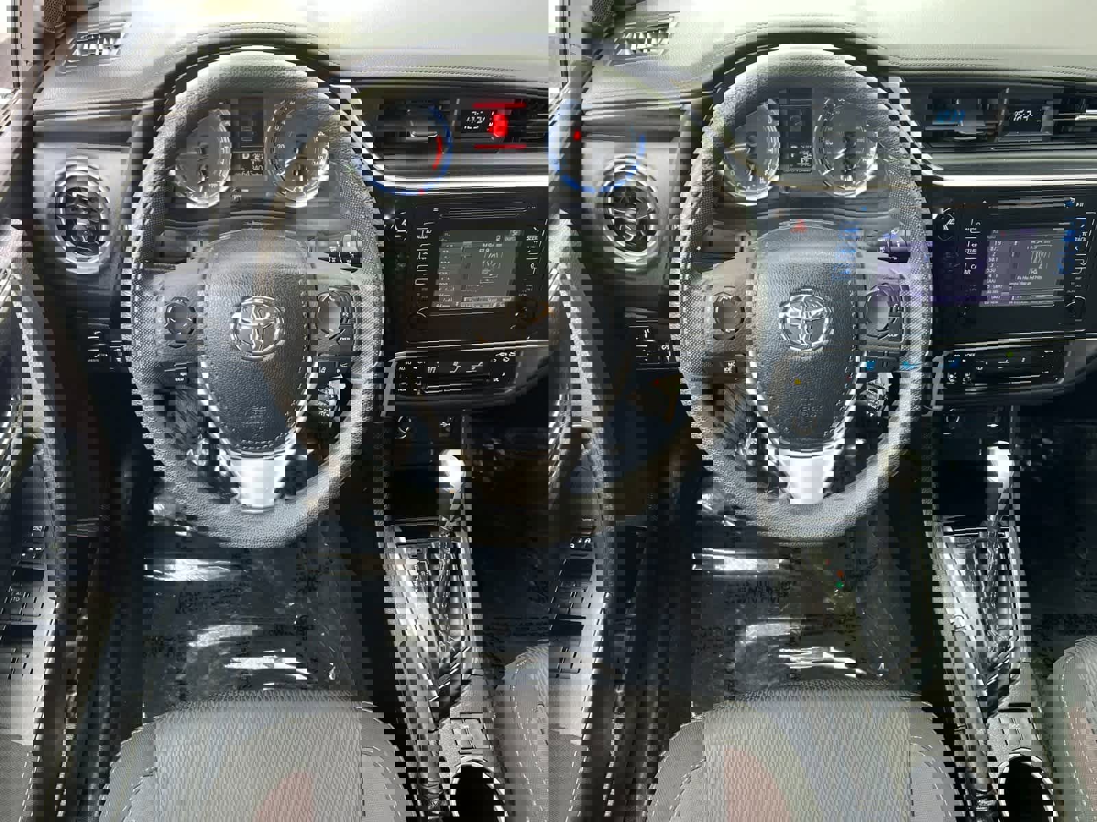 Used 2019 Toyota Corolla LE image 15