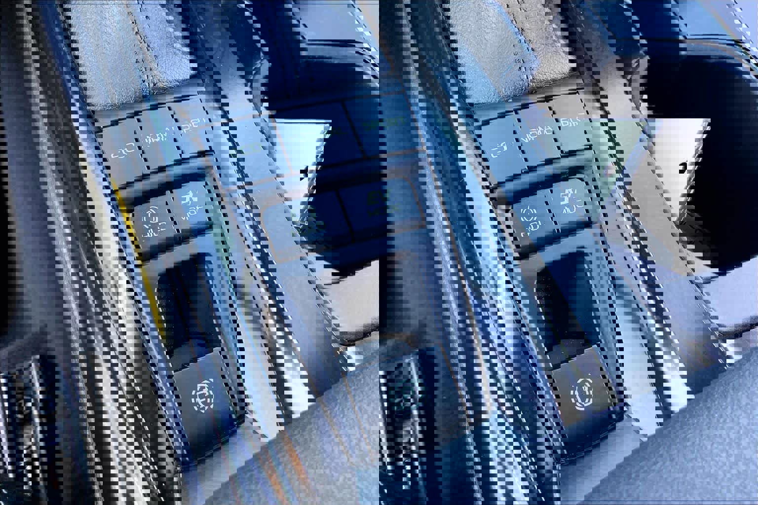 Used 2025 Toyota Camry SE w/ Convenience Package image 33