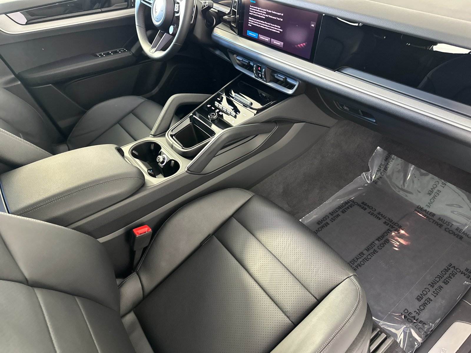 Certified 2025 Porsche Cayenne AWD/4WD image 18