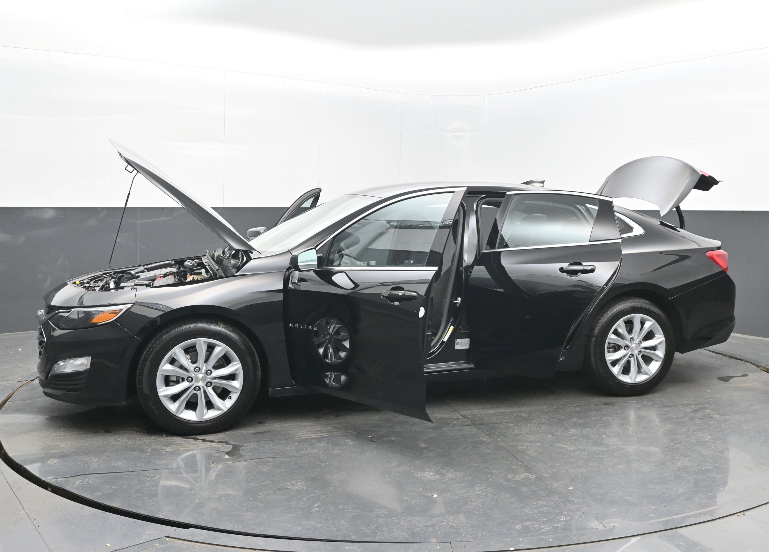 Used 2024 Chevrolet Malibu LT image 41