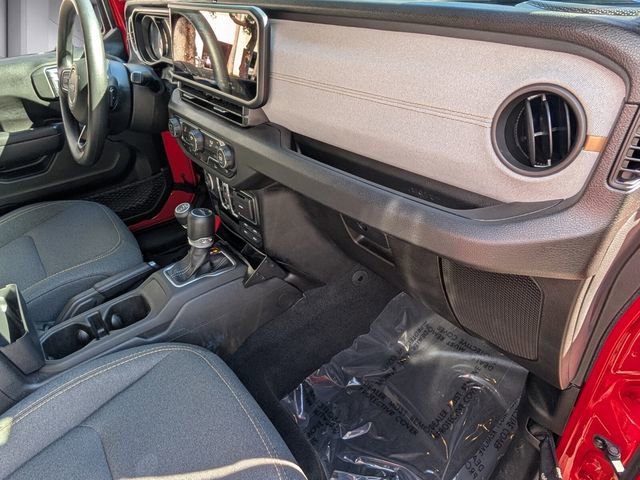 Used 2024 Jeep Gladiator Sport image 18