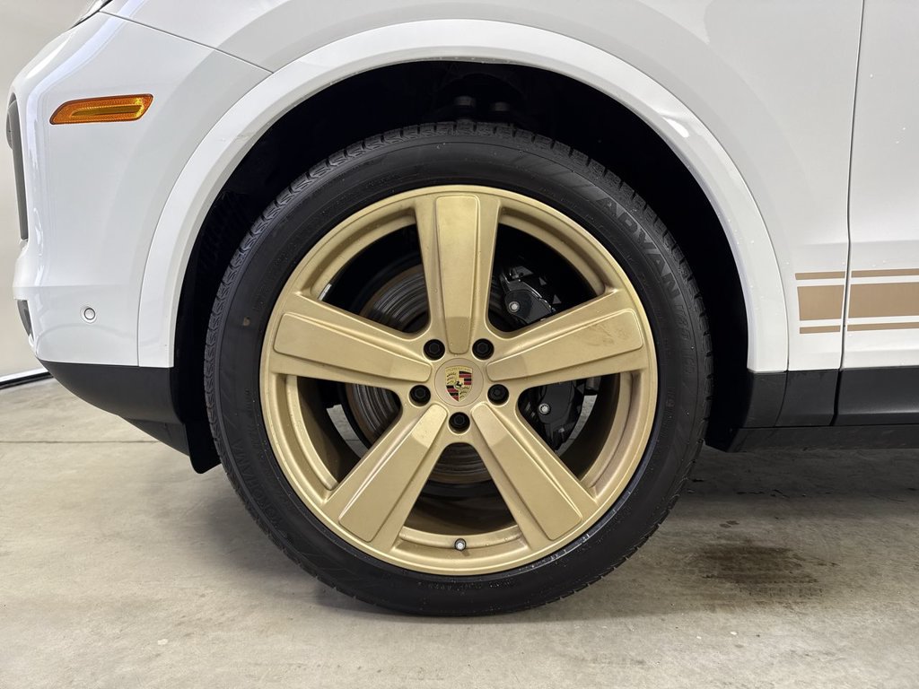Certified 2024 Porsche Cayenne Coupe w/ Premium Package Plus AWD/4WD image 13