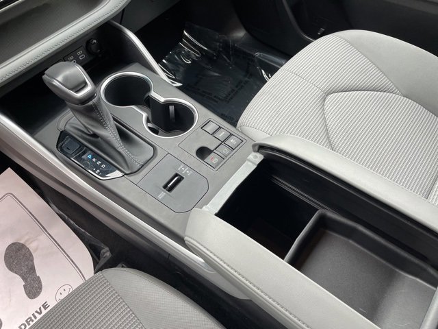 Used 2023 Toyota Highlander L image 9