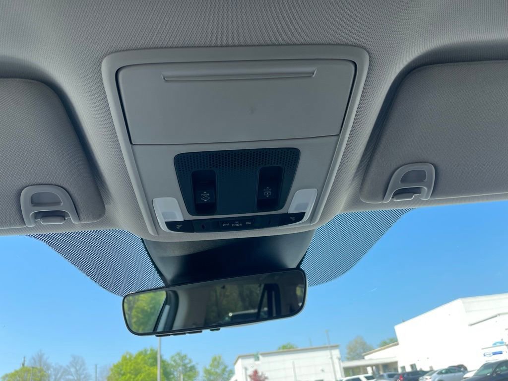 Certified 2025 Honda Pilot Touring image 16