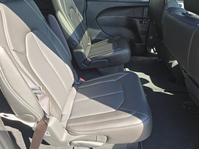 New 2026 Chrysler Pacifica Select image 26
