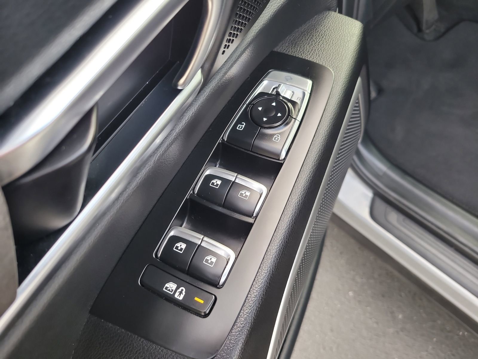 Used 2021 Kia Telluride EX w/ EX Premium Package image 18