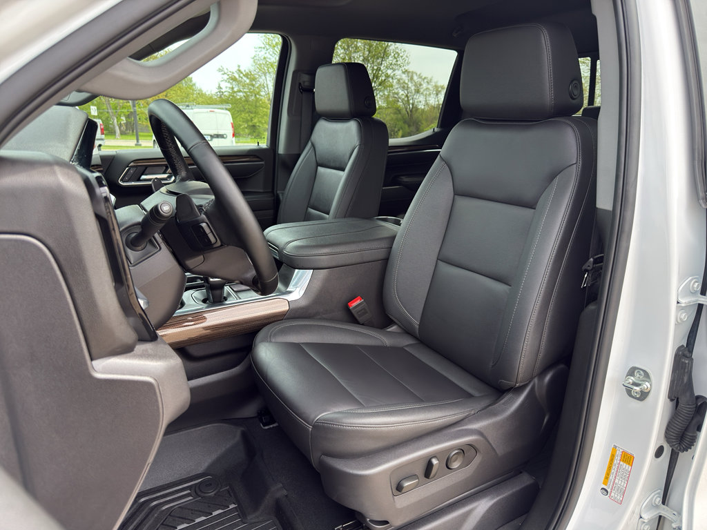 Used 2025 Chevrolet Silverado 1500 LT Trail Boss w/ Convenience Package II AWD/4WD image 19