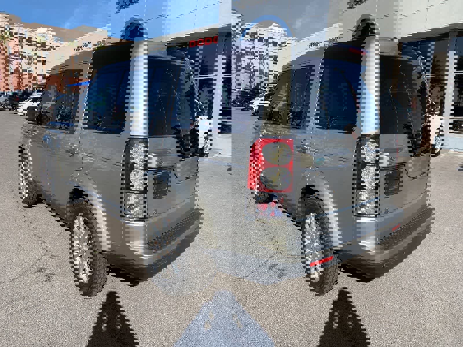 Used 2011 Land Rover LR4 HSE LUX image 9