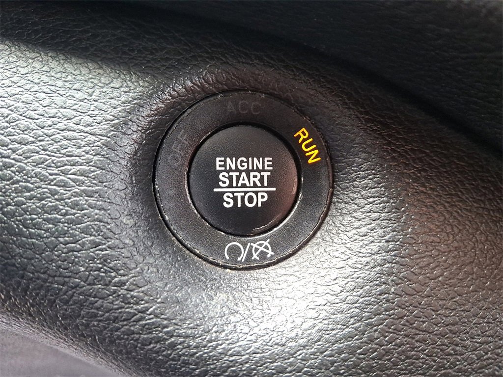 Used 2021 Jeep Cherokee Latitude Lux w/ Comfort/Convenience Group image 26