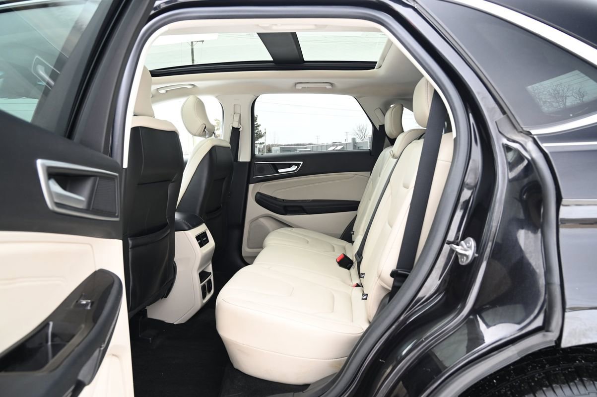 Used 2019 Ford Edge Titanium w/ Cold Weather Package image 35