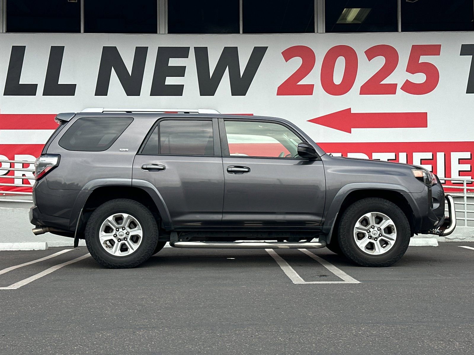 Used 2014 Toyota 4Runner SR5 image 6