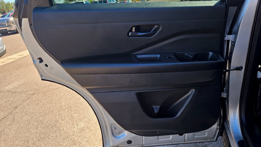 Used 2023 Nissan Pathfinder SV AWD/4WD image 20