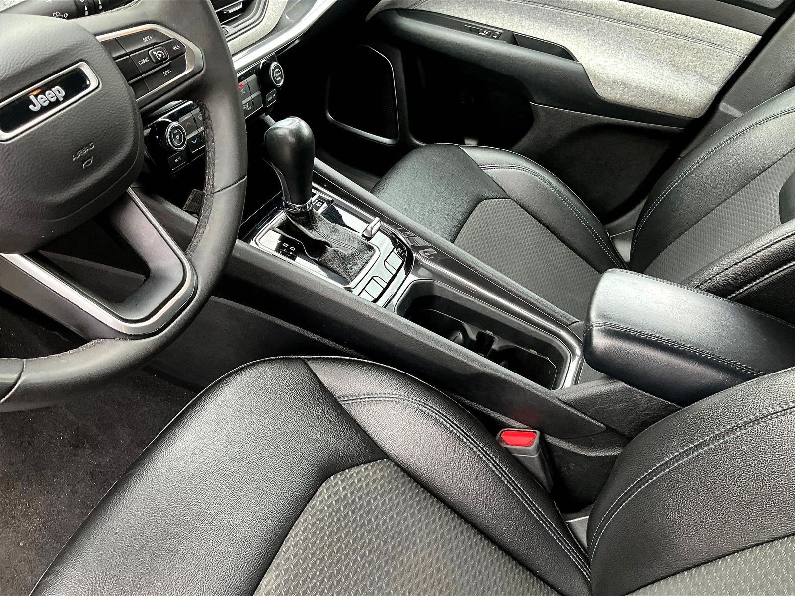 Used 2024 Jeep Compass Latitude AWD/4WD image 20