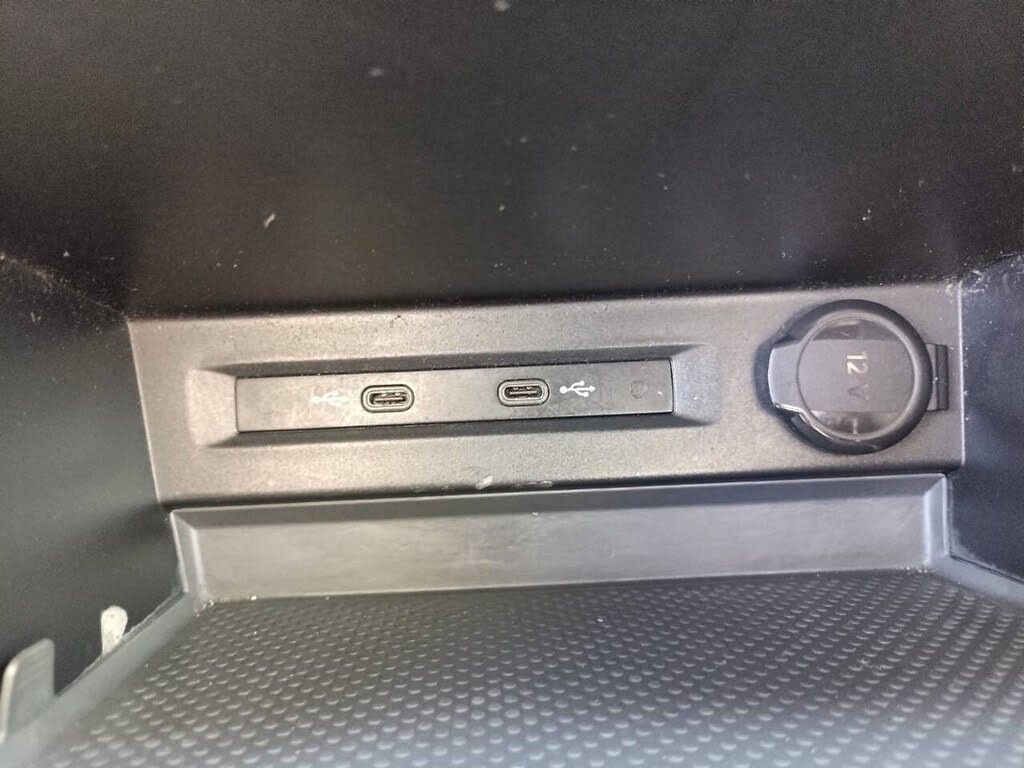 Used 2021 Volkswagen Tiguan S image 33