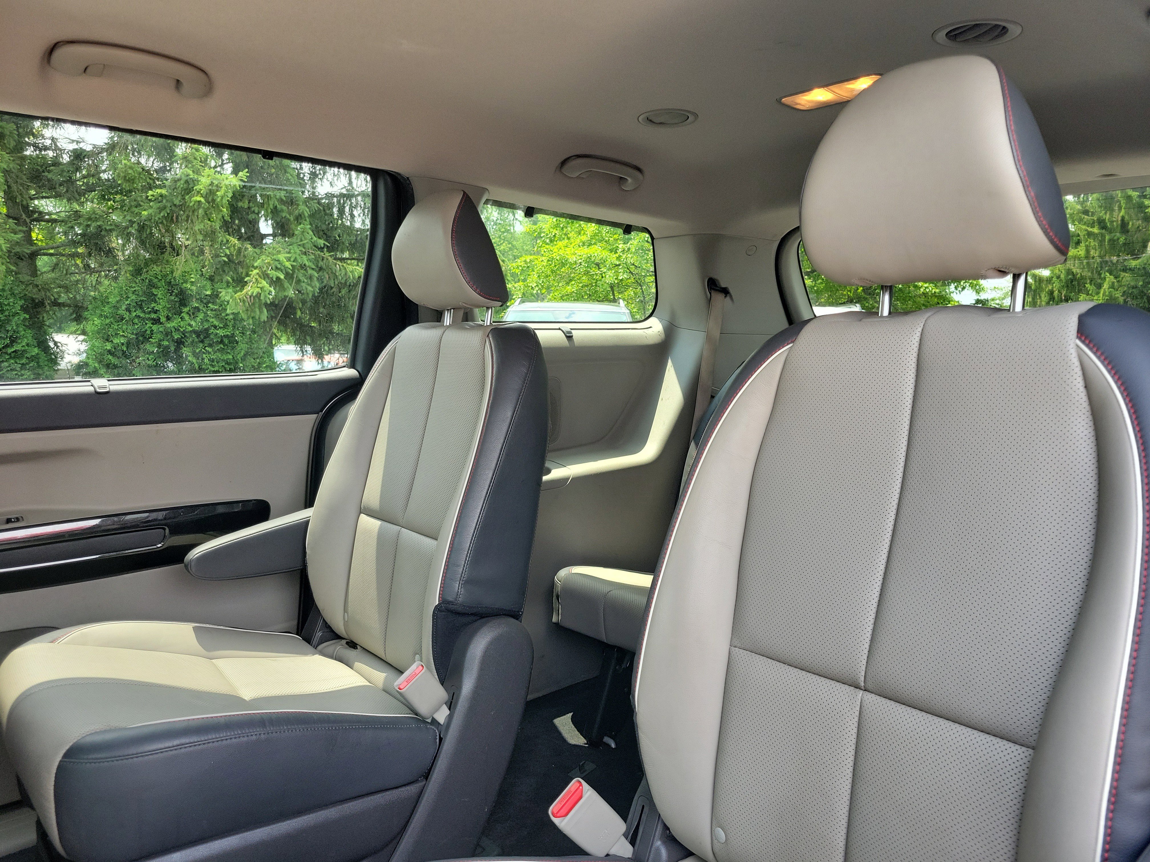 Used 2017 Kia Sedona EX FWD image 12