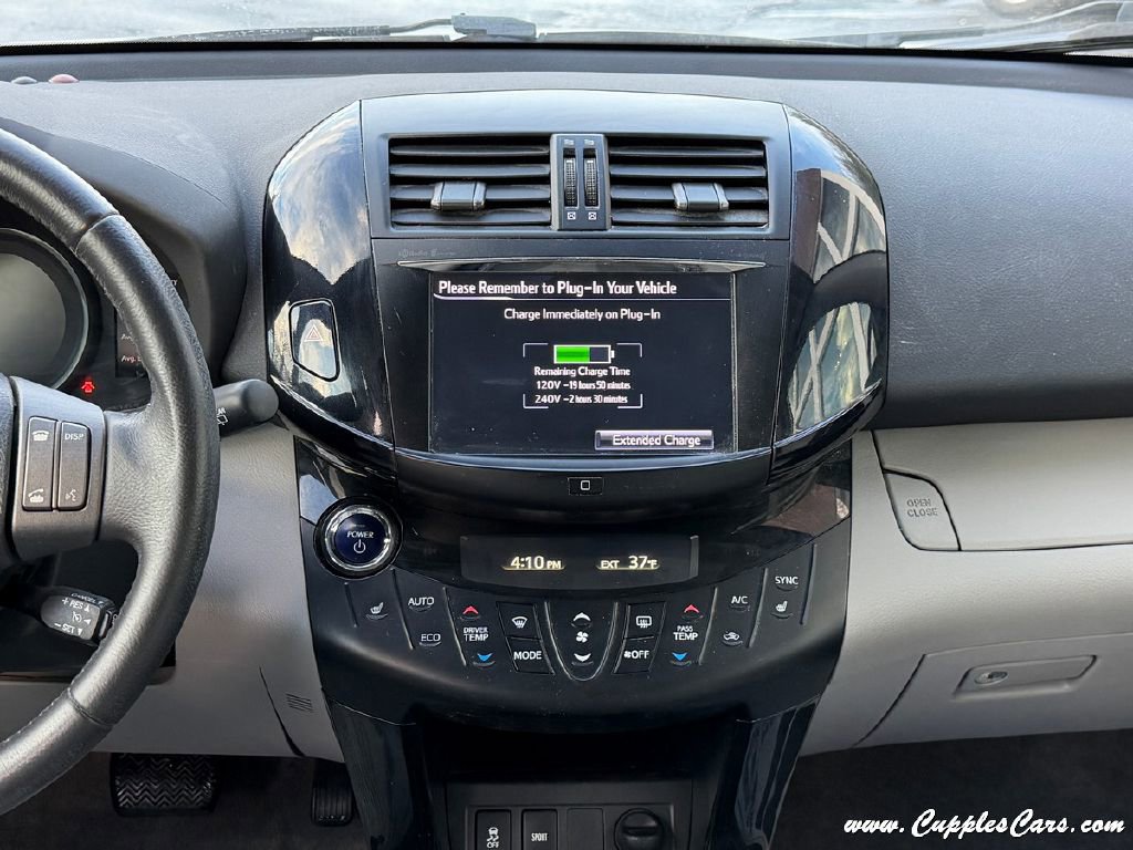 Used 2014 Toyota RAV4 EV image 17