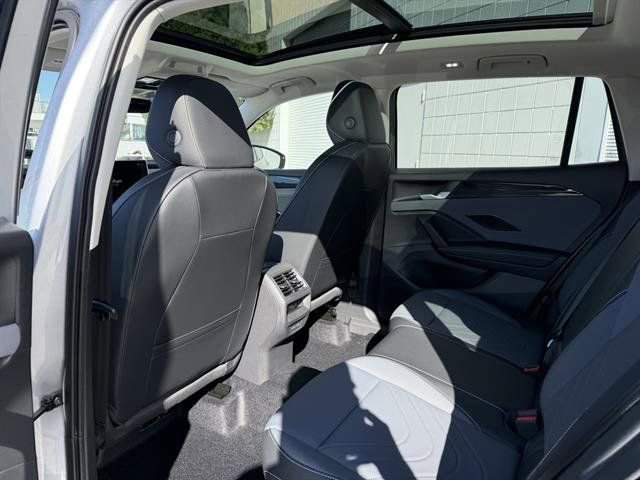 New 2026 Volkswagen Tiguan SE image 16