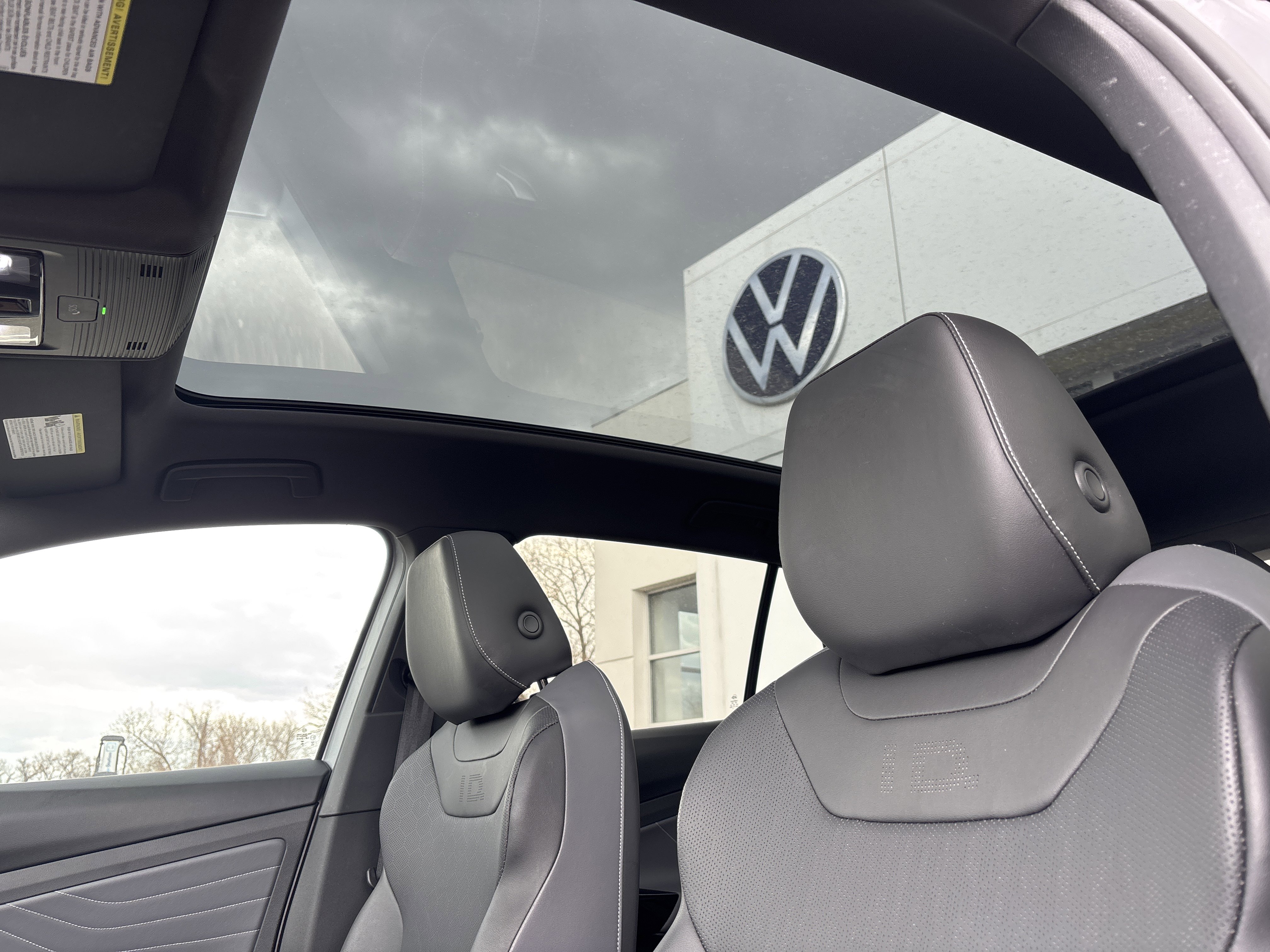 Used 2023 Volkswagen ID.4 S image 19