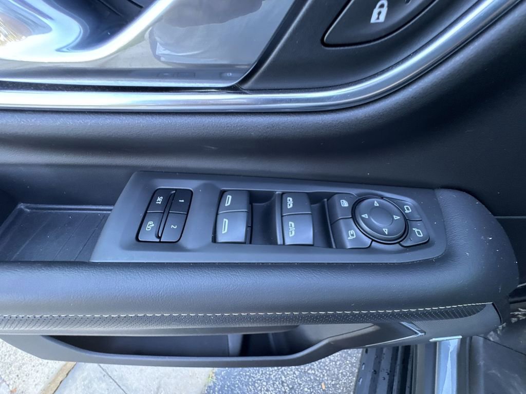 Certified 2021 GMC Yukon SLT w/ SLT Luxury Package image 22